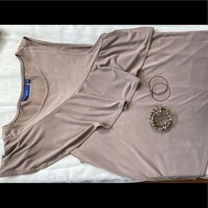 Apt.9, sleeveless top, size L.